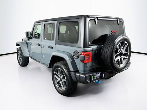 Used 2024 Jeep Wrangler Unlimited w/ Convenience Group AWD/4WD image 5