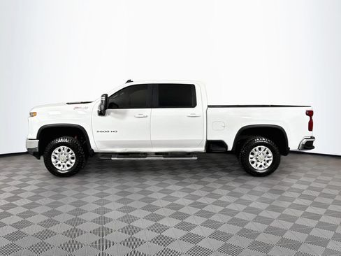 Used 2025 Chevrolet Silverado 2500 LT AWD/4WD image 4