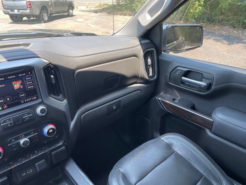 Used 2020 GMC Sierra 1500 SLT RWD image 27