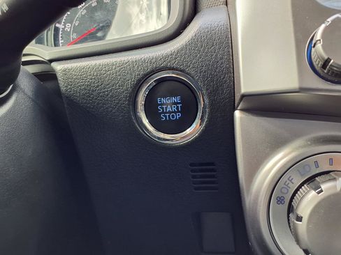 Used 2020 Toyota 4Runner SR5 Premium w/ Moonroof Package RWD image 12