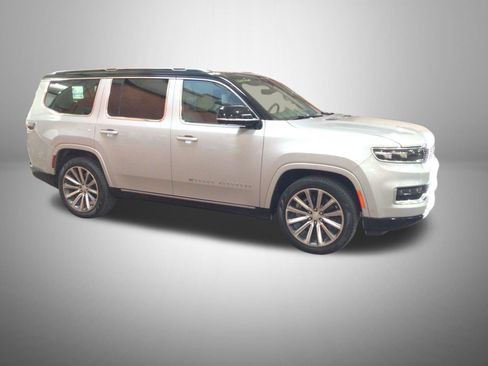 Used 2023 Jeep Grand Wagoneer 4WD w/ Convenience Group III image 5