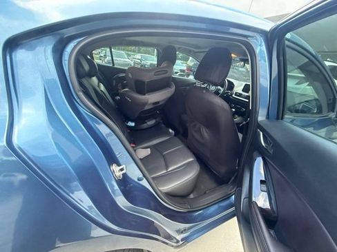 Used 2017 MAZDA MAZDA3 Touring FWD image 12