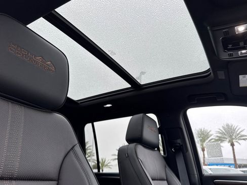 New 2026 Chevrolet Suburban High Country image 17