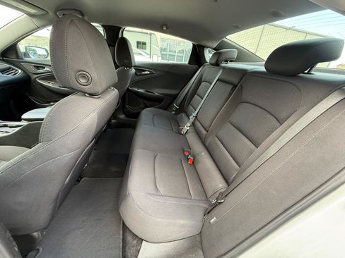 Used 2021 Chevrolet Malibu LT FWD image 25
