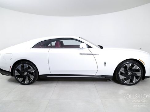 Used 2024 Rolls-Royce Spectre w/ Spectre Launch Package AWD/4WD image 10