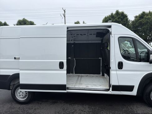 Used 2025 RAM ProMaster 2500 w/ Convenience Group FWD image 26