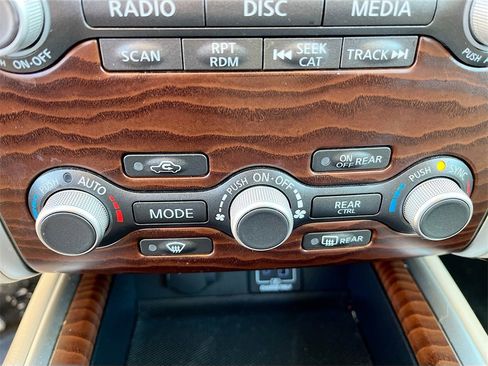 Used 2019 Nissan Pathfinder Platinum image 15