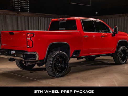 Used 2024 Chevrolet Silverado 2500 LTZ w/ LTZ Convenience Package AWD/4WD image 9