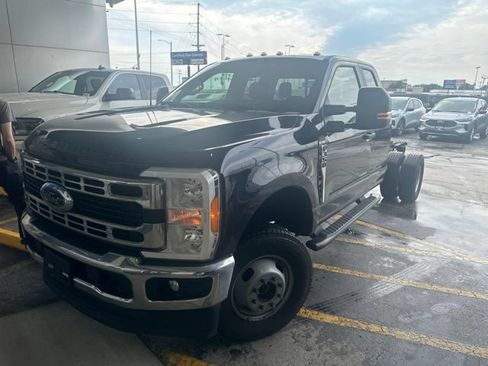 Used 2023 Ford F350 XL w/ XL Chrome Package AWD/4WD image 2