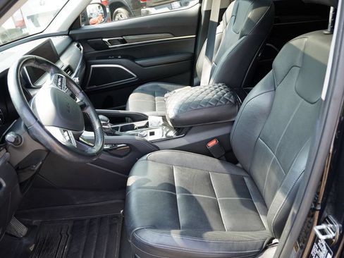 Certified 2022 Kia Telluride EX w/ EX Premium Package AWD/4WD image 4