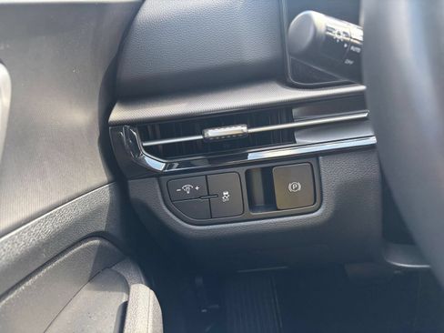 Used 2026 Kia Sportage LX FWD image 33