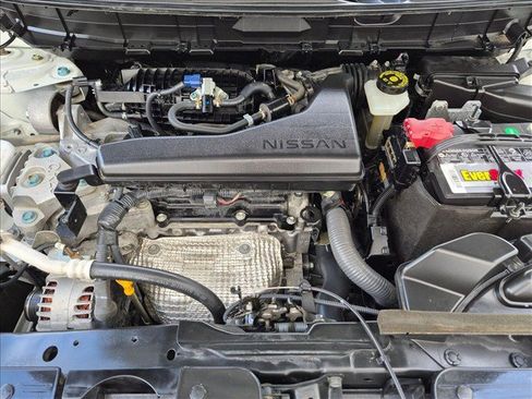 Used 2019 Nissan Rogue SV w/ Premium Package FWD image 23