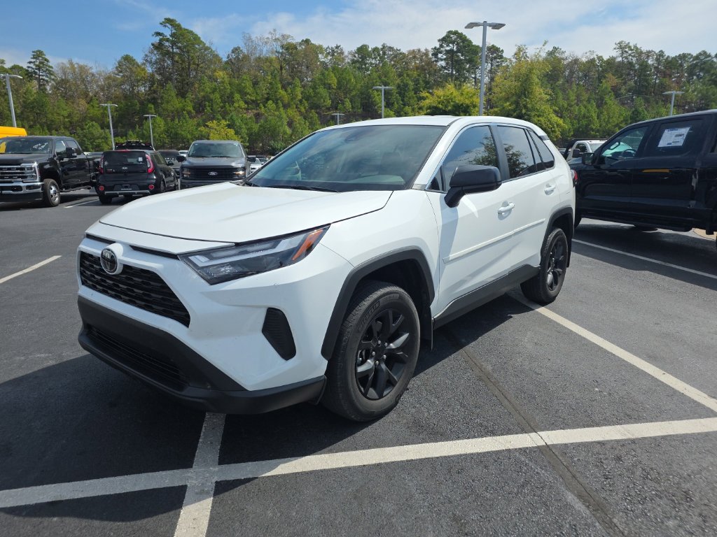 Used 2024 Toyota RAV4 LE FWD image 2