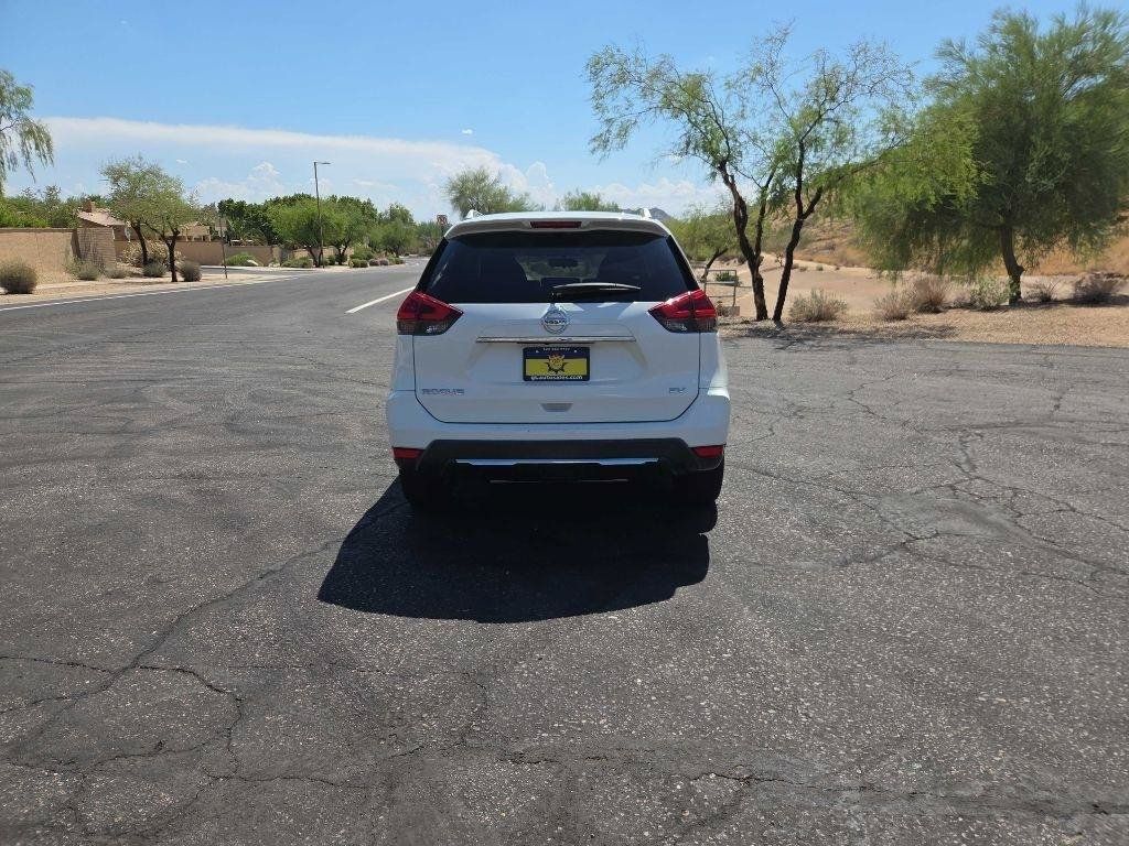 Used 2018 Nissan Rogue SV FWD image 4