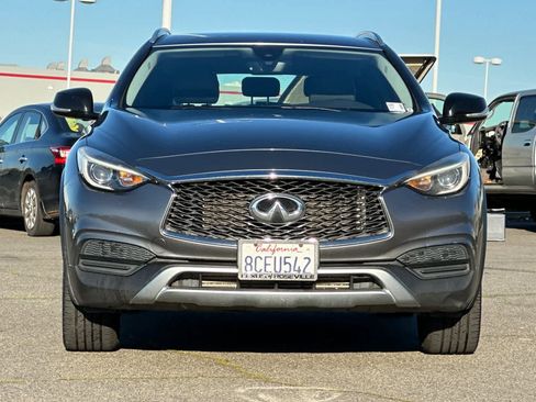 Used 2018 INFINITI QX30 Luxury image 10