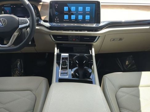 Certified 2024 Volkswagen Atlas SE image 16