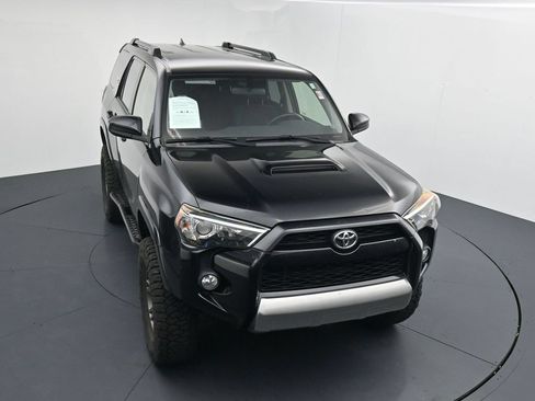 Used 2019 Toyota 4Runner TRD Off-Road AWD/4WD image 10