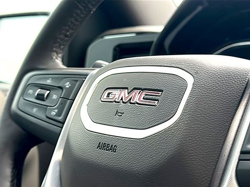 Used 2025 GMC Sierra 1500 SLT AWD/4WD image 30