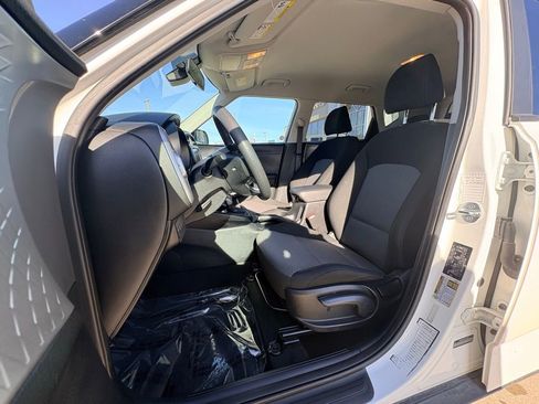 Used 2023 Kia Soul LX w/ Option Group 015 image 3