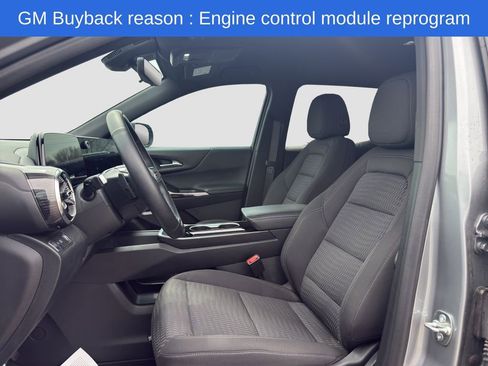 Used 2025 Chevrolet Equinox LT w/ Safety and Technology Package FWD image 9