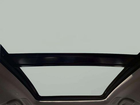 Used 2025 Acura MDX SH-AWD w/ Technology Package image 17