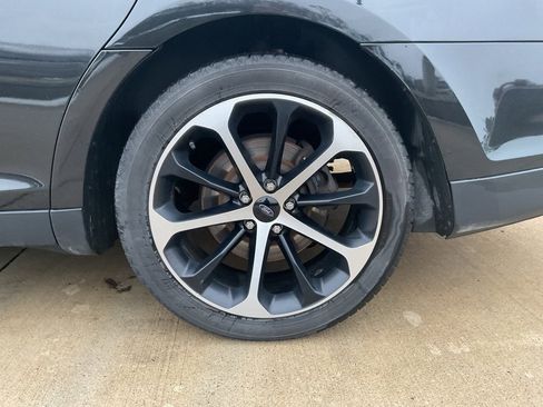 Used 2015 Ford Taurus SEL w/ Equipment Group 201A image 6