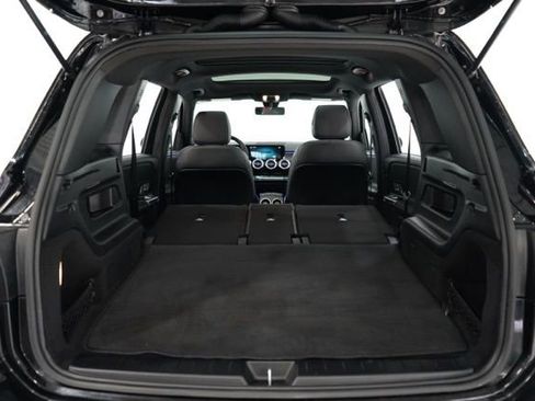 Used 2022 Mercedes-Benz GLB 250 4MATIC image 38