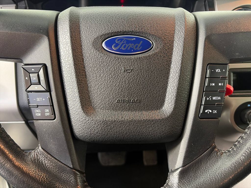 Used 2017 Ford Expedition XLT AWD/4WD image 16