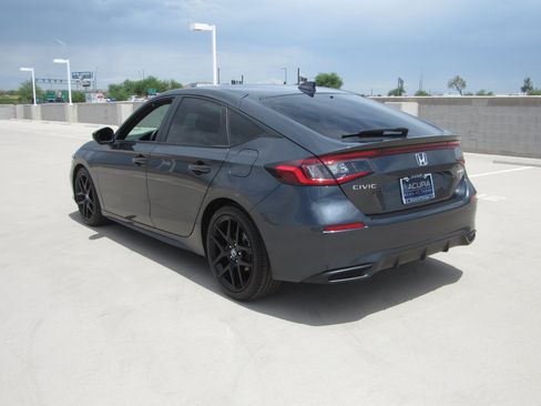 Used 2025 Honda Civic Sport image 6