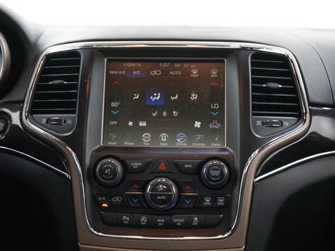 Used 2016 Jeep Grand Cherokee Overland AWD/4WD image 16