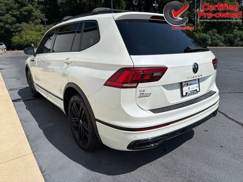 Used 2022 Volkswagen Tiguan SE R-Line FWD image 12