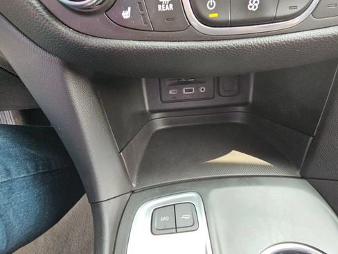 Used 2019 Chevrolet Equinox LT AWD/4WD image 19