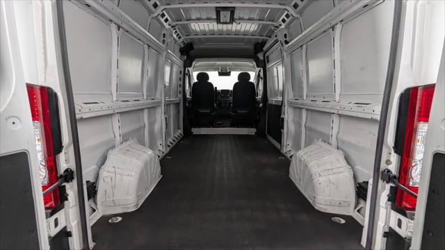 Used 2025 RAM ProMaster 2500 w/ Convenience Group FWD image 12