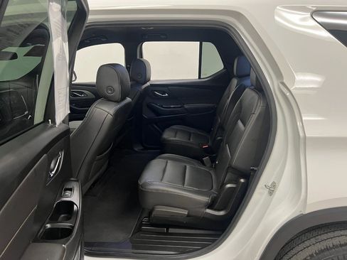 Used 2023 Chevrolet Traverse LT FWD image 24