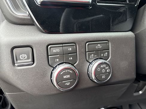 New 2026 GMC Sierra 1500 Elevation w/ LPO, Elevation Black Package AWD/4WD image 19