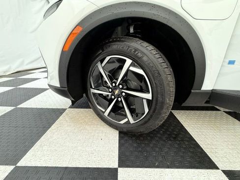 New 2026 Chevrolet Equinox EV LT image 10