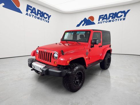Used 2013 Jeep Wrangler Sahara w/ Connectivity Group AWD/4WD image 2
