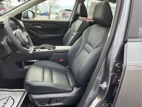 Used 2023 Nissan Rogue SV w/ SV Premium B Package image 14