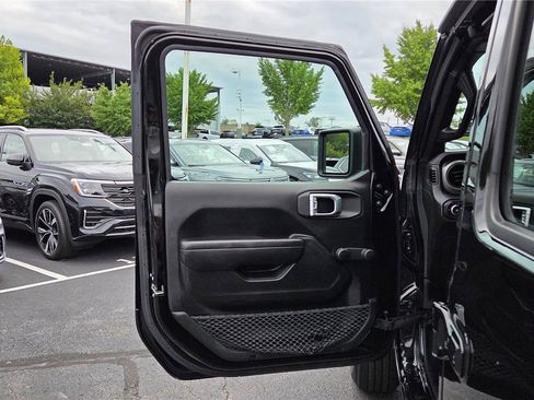 Used 2023 Jeep Wrangler Unlimited Sport AWD/4WD image 13