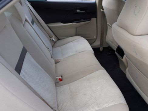 Used 2014 Toyota Camry LE image 27