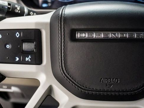 Used 2022 Land Rover Defender 90 X-Dynamic HSE AWD/4WD image 14