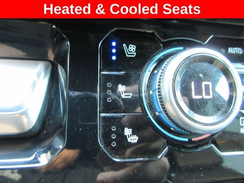 Used 2024 GMC Sierra 1500 AT4 w/ AT4 Premium Package AWD/4WD image 17