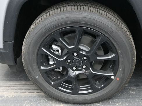 New 2025 Jeep Compass Latitude w/ Convenience Group AWD/4WD image 44