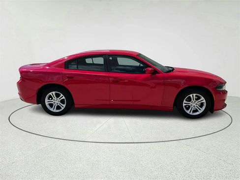 Used 2022 Dodge Charger SXT image 4