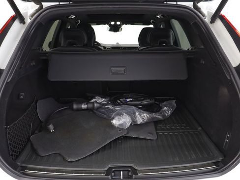 Used 2022 Volvo XC60 T8 R-Design w/ Advanced Package image 19