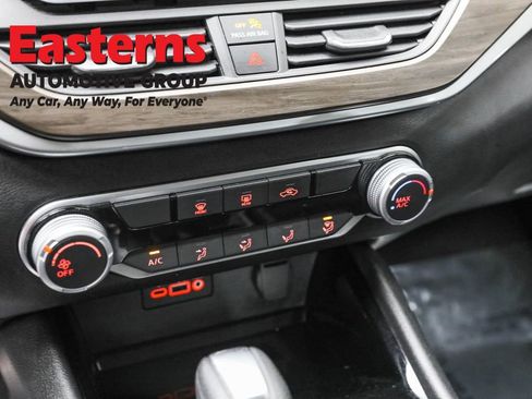 Used 2024 Nissan Altima 2.5 SV image 19