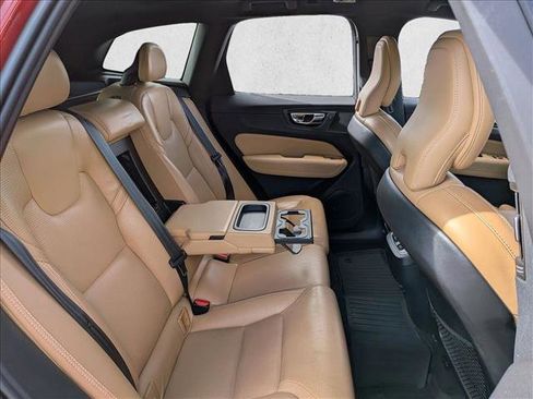 Used 2019 Volvo XC60 T5 Inscription w/ Protection Package Premier FWD image 18