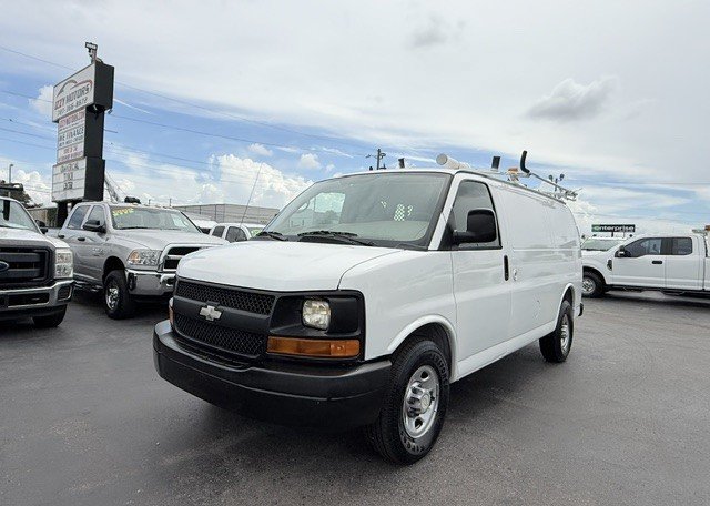 Used 2011 Chevrolet Express 2500 RWD image 2