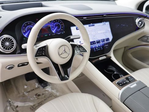 Used 2023 Mercedes-Benz EQS 580 4MATIC SUV image 6