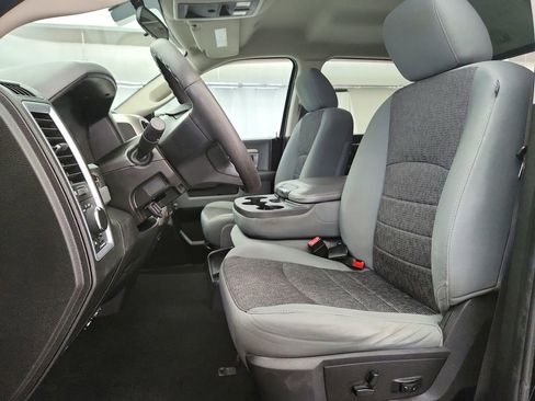 Used 2019 RAM 1500 Classic SLT AWD/4WD image 10
